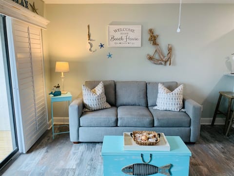 Living room - Queen Sleeper sofa
