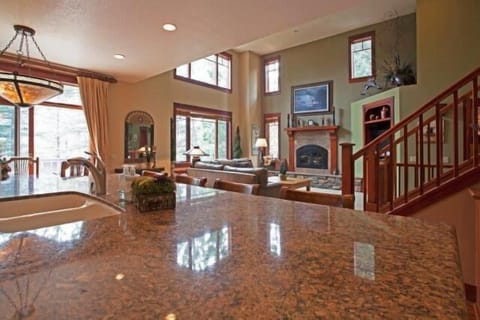 Townhome, 4 Bedrooms, Mountain View (Timbers #1033) | Living area | Flat-screen TV, fireplace