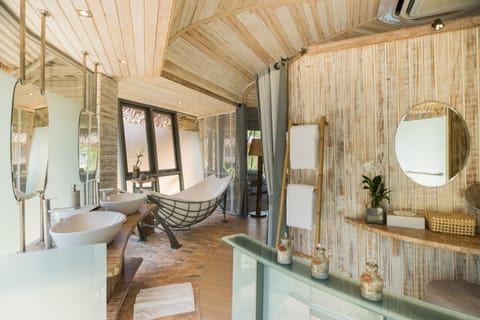 Beachfront Pool Villa | Bathroom | Separate tub and shower, deep soaking tub, eco-friendly toiletries