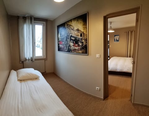 Individually decorated, individually furnished, laptop workspace