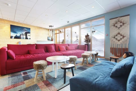 Entrance / Reception