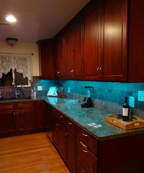 kitchen, granite finish