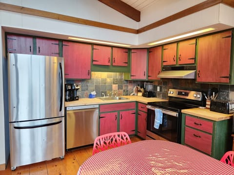 Fully equipped kitchen.