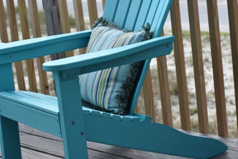 Relax and enjoy the great beach view from the deck.
