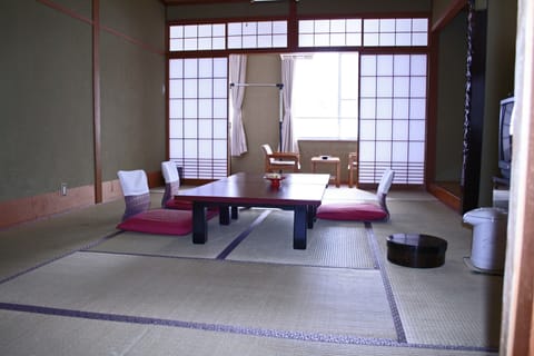 Japanese-Style Standard Family Room | In-room safe, free WiFi, bed sheets