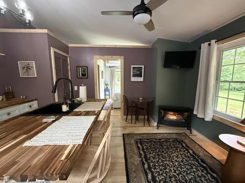 Luxury Chalet | Living area | Books