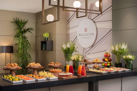 Daily buffet breakfast for a fee