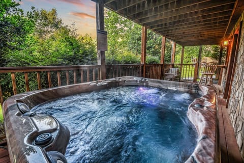 Cabin, 3 Bedrooms | Outdoor spa tub