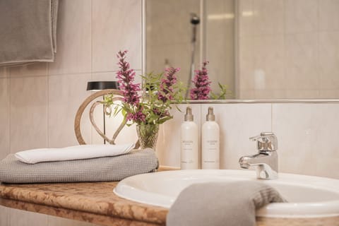 Double Room Tempur Panoramic | Bathroom | Hair dryer, towels, soap, shampoo