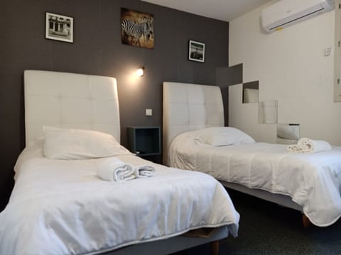 Twin Room | Soundproofing, free WiFi, bed sheets, wheelchair access