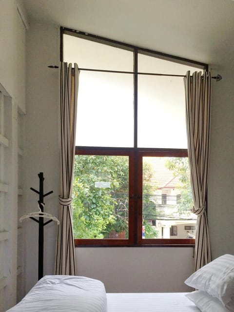 Single Room | Desk, free WiFi