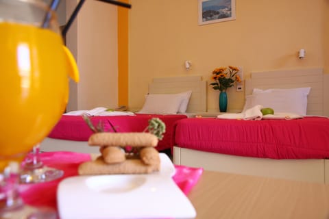 Family Room | In-room safe, iron/ironing board, free cribs/infant beds