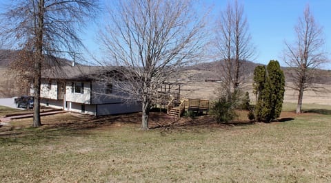 Country setting - wonderful views.  Watch the cows graze & the corn/beans grow.