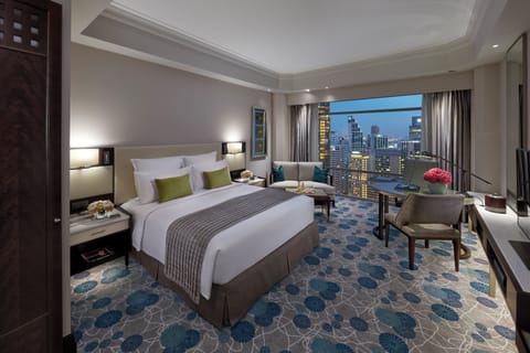 Premium bedding, down comforters, minibar, in-room safe