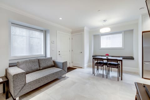 living room, dining room