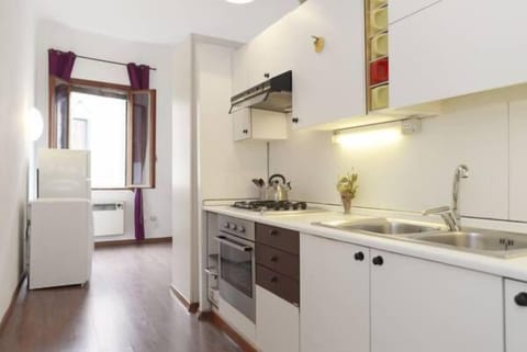 Apartment, 1 Bedroom | Private kitchenette | Fridge, stovetop, cookware/dishes/utensils
