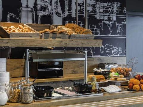 Daily buffet breakfast (EUR 15.50 per person)