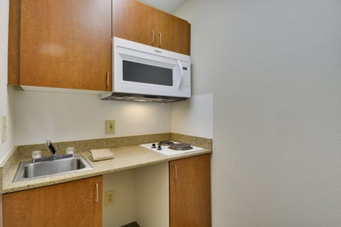 Fridge, microwave, stovetop