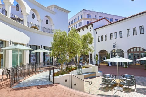 Shopping mall