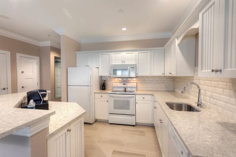 Suite, Lake View (Specialty) | Private kitchenette | Fridge, coffee/tea maker