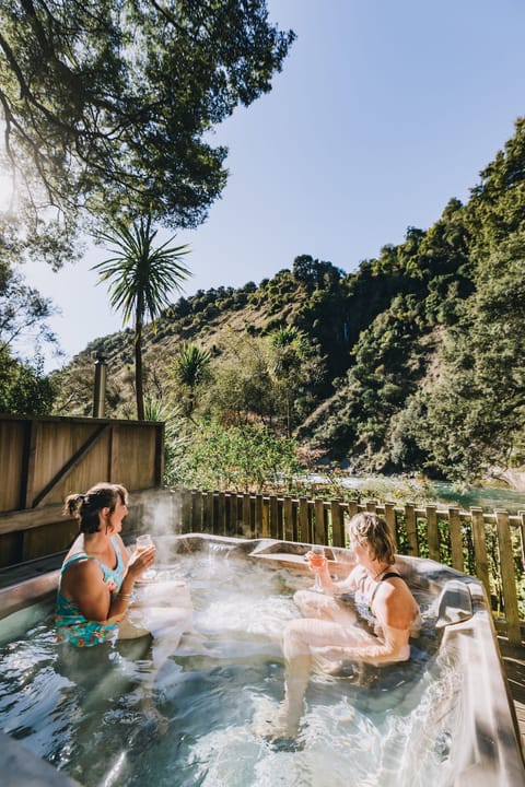 Outdoor spa tub