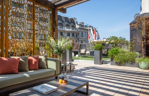 Royal Suite, Terrace | Premium bedding, minibar, in-room safe, desk