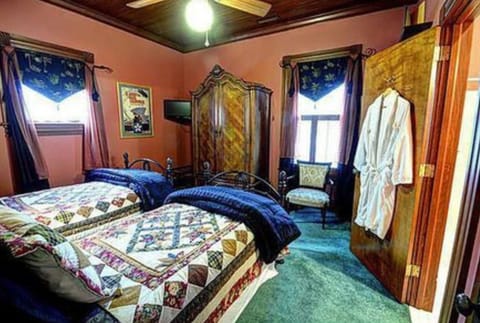 Room, Private Bathroom (Love of Flight) | Individually decorated, individually furnished, iron/ironing board