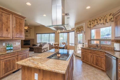 House, 4 Bedrooms | Private kitchen | Fridge, microwave, oven, dishwasher
