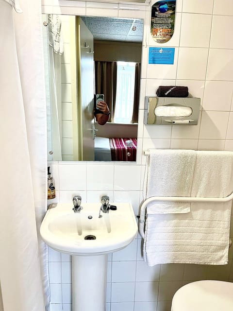 Double Room (small - no breakfast) | In-room safe, desk, soundproofing, iron/ironing board
