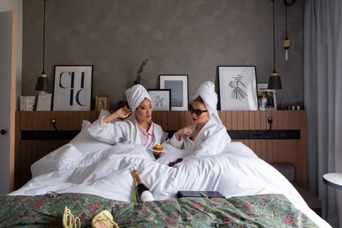10 bedrooms, premium bedding, pillowtop beds, minibar