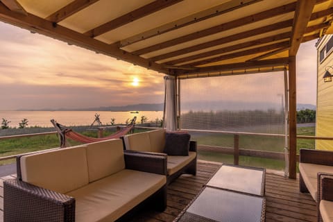 Family Trailer | Terrace/patio