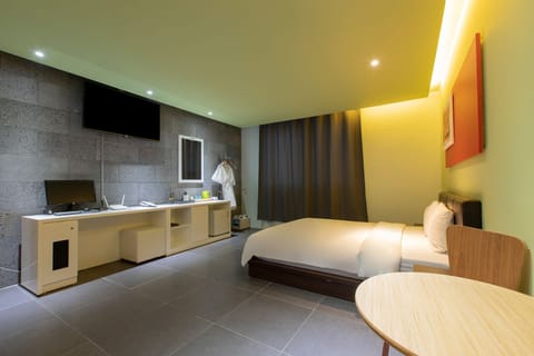 Deluxe Double Room | Individually decorated, individually furnished, free WiFi, bed sheets