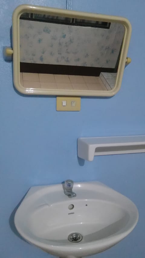 Twin Room | Bathroom sink