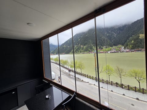 Premier Triple Room | Premium bedding, minibar, desk, laptop workspace