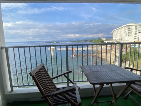 [Nankai-shirahama Villa Resort Annex] Japanese Western Style Room with Hot spring, Non Smoking | In-room safe, desk, laptop workspace, blackout drapes