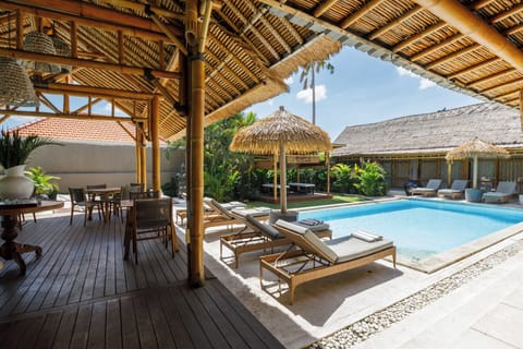 Outdoor pool, sun loungers