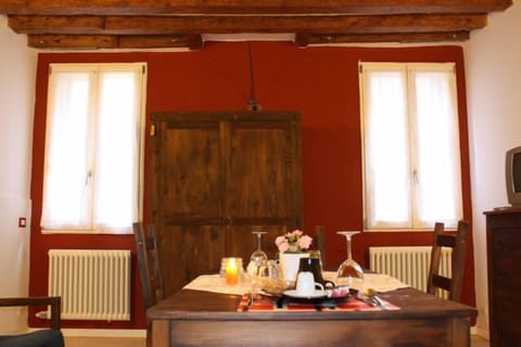 Apartment, 1 Bedroom | In-room dining