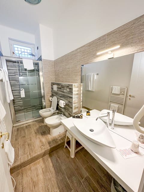 Superior Double or Twin Room (up to 3 people) | Bathroom | Shower, free toiletries, hair dryer, bidet