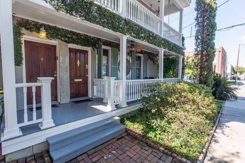 Welcome to Courtyard on Gaston!