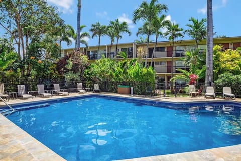 Sparkling waters and sunny vibes all day long