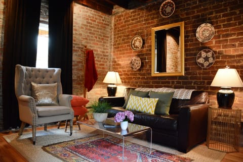 Welcome to Sycamore Carriage House!