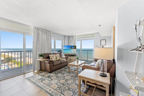 Oceanfront Living Room w/Wrap Around Balcony
