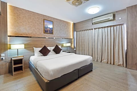 Minibar, in-room safe, soundproofing, iron/ironing board
