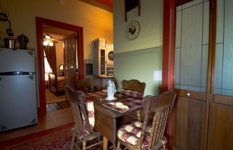 Full-size refrigerator 