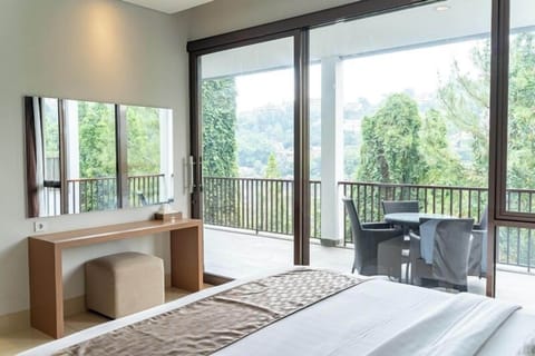 Family Villa, Private Pool | 1 bedroom, desk, blackout drapes, iron/ironing board