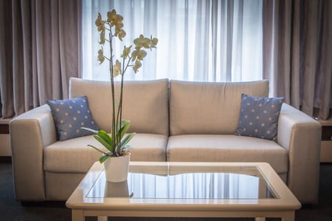 Business Room | Individually decorated, desk, laptop workspace, blackout drapes