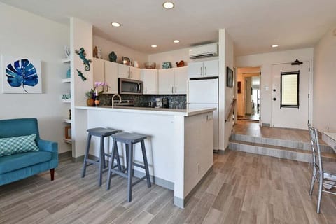 Napili Point B5 kitchen 1