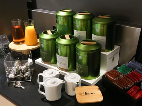 Daily full breakfast (EUR 13 per person)