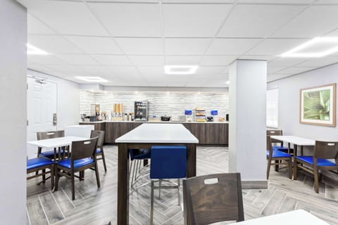 Free daily on-the-go breakfast