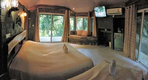 Superior Triple Room, Terrace, Garden View | WiFi (free), bed sheets
